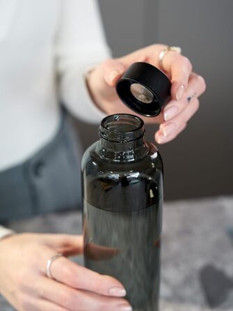 spottle Glass Water Bottle 1L - Glass Bottle in 500ml - 750ml or 1 Liter - Glass Water Bottle Suitable for Carbonated Drinks – Dishwasher-Safe & Leak-Proof Glass Drinking Bottle