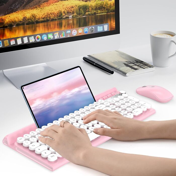 Ігрова клавіатура та миша RaceGT з RGB підсвічуванням, 104 клавіші, вологостійка, 7 кнопок миші 6400 DPI, QWERTZ (DE-Layout), рожевий колір