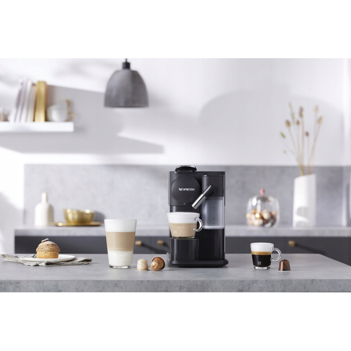 Капсульна кавомашина з капучинатором De'Longhi Lattissima One, 19 бар, чорна
