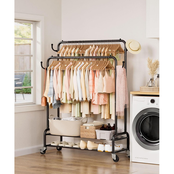 Стійка для одягу Yorbay на колесах: металева, 2 перекладини, 4 гачки, 2 полиці для зберігання, до 120 кг, 112 см (ширина)