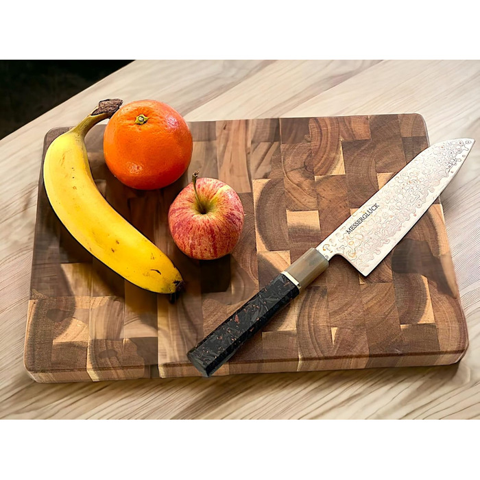 Messerglück® Premium Cutting Board made of solid Acacia wood - Antibacterial wood & dishwasher-safe - Ideal kitchen board for hobby and professional chefs - 36 x 24 x 2.5 cm