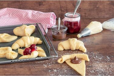 Städter - Baking Series - Perforated Baking Sheet - 40 x 35 cm - High-quality non-stick coating