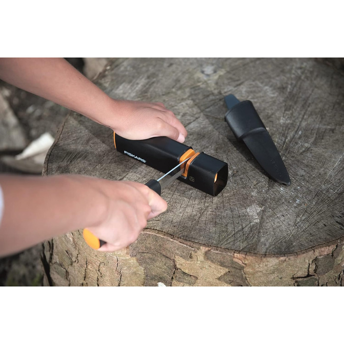 Точилка для ножів Fiskars Xsharp: керамічний точильний елемент, корпус з скловолокна, чорний/помаранчевий