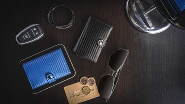 Стильний гаманець Slim Geldbörse для чоловіків та жінок з RFID захистом, відділенням для монет, карбон, чорний, Made in Italy