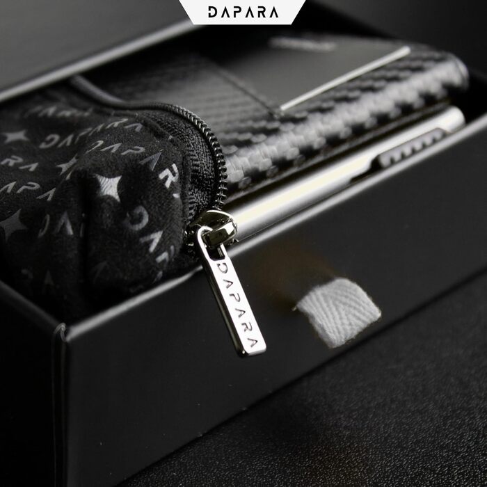 Чоловічий гаманець DAPARA: тонкий, з відділенням для монет та RFID-захистом. Містить 12 карткових слотів. Колір: Carbon Red (Carbon - Dynamic Silver)