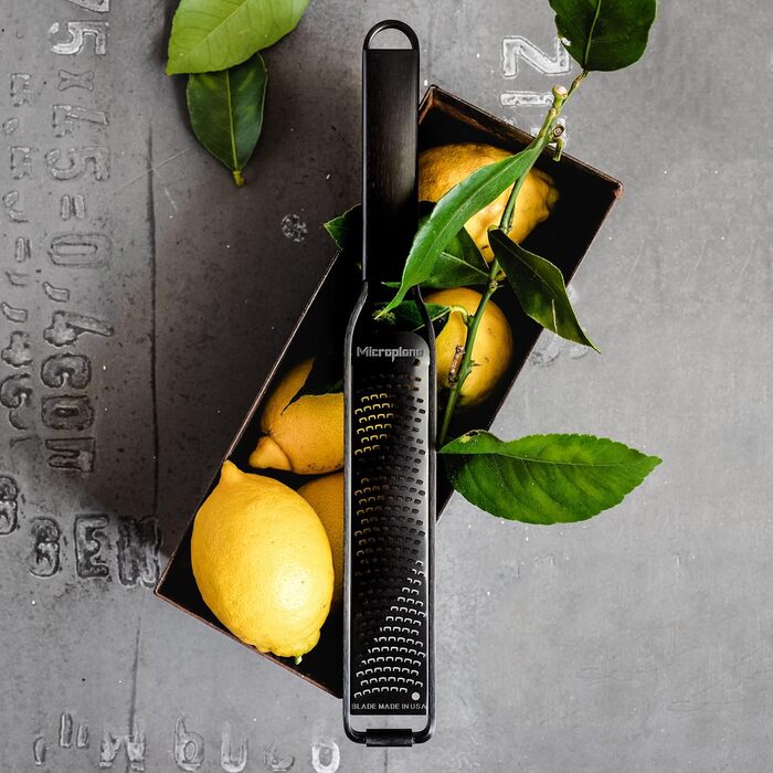 Терка Microplane Black Sheep для цитрусових, пармезану, імбиру, шоколаду та мускатного горіха (США)