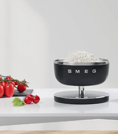 Цифрові кухонні ваги Smeg KSC01BLMWW зі знімною чашею з нержавіючої сталі, функція тари, 4 одиниці вимірювання, до 5 кг, чорні