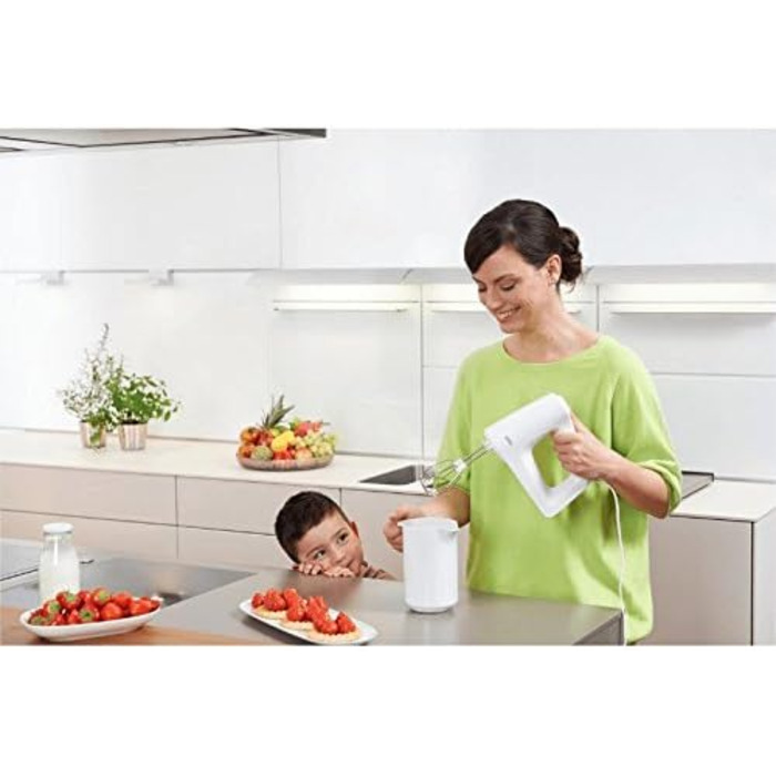 Braun MultiMix 3 HM 3105 Hand Mixer – Handheld Mixer with 5 Speed Settings & Turbo Function, including Whisk, Dough Hooks, Immersion Blender, and 600 ml Mixing and Measuring Cup, 500 Watts, White. MultiMix 3 - includes Whisk, Dough Hooks, Immersion Blender & Mixing and Measuring Cup