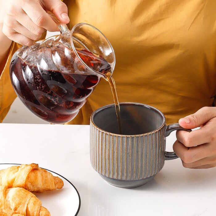 Набір кавових чашок Hasense з кераміки (4 шт.) з підставкою, 425 мл, великі ребристі чашки для лате, капучино, чай, гарячий шоколад, мийка в посудомийній машині, коричневі