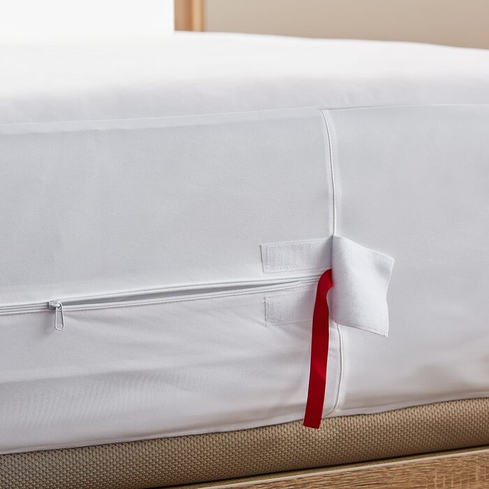Pikolin Home - Mattress Cover with Safety Closure and Zipper