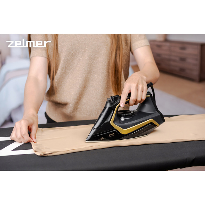 Парова праска Zelmer ZIR2620, 2600 Вт, керамічна підошва, 280 мл