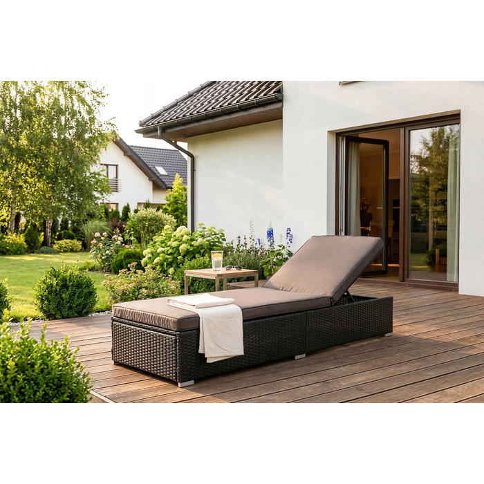 Шезлонг із техноротанга чорний Mebel Elite