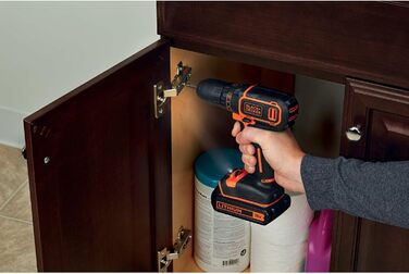 Акумуляторний дриль-шуруповерт Black+Decker BDCDC18K (18V, Li-Ion, LED, планетарне передаточне число, SoftGrip)