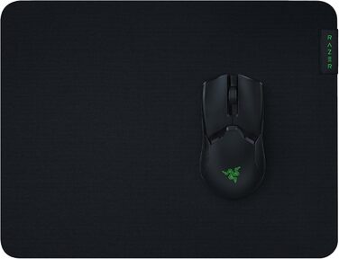 Ігровий килимок для миші Razer Gigantus V2 Medium, текстурований мікротканинний кидок, протиковзаюча гумова основа, чорний (450 x 400 x 3 мм)