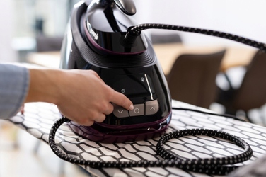 Парогенератор Gorenje SGD3000BKV, 3000 Вт, 480 г/хв, керамічна підошва, 8 бар