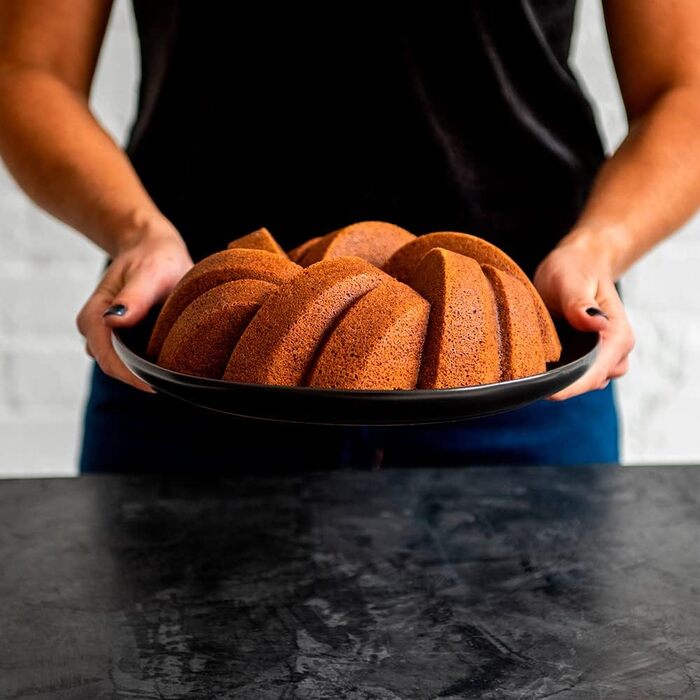 Форма для випічки Nordic Ware 95577, річкова плетіння, золота, на 12 порцій