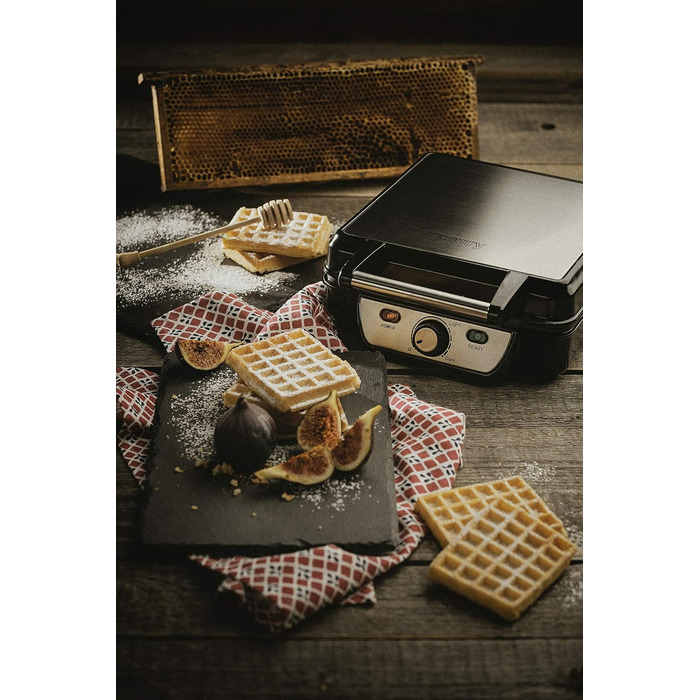 Adler Camry 4-Waffle Maker - 1500W Power, Adjustable Temperature, Black & Silver