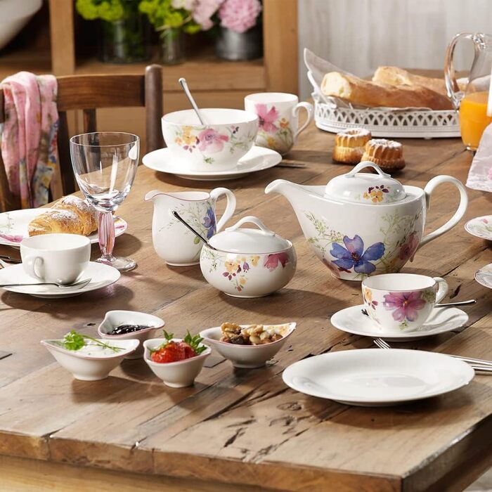 Villeroy & Boch Mariefleur Gris Basic Teapot, stylish teapot with delicate floral decoration made of premium porcelain, dishwasher safe, 1.2 L