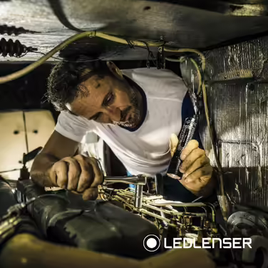 Ліхтарик Ledlenser P7R LED, акумуляторний, фокусування, 1000 люмен, 210 м, 40 годин, чорний
