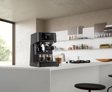 De'Longhi Stilosa EC 230.BK – traditional espresso portafilter machine, espresso machine with manual milk frother, for espresso grounds, 1 L water tank, black, 1100 W