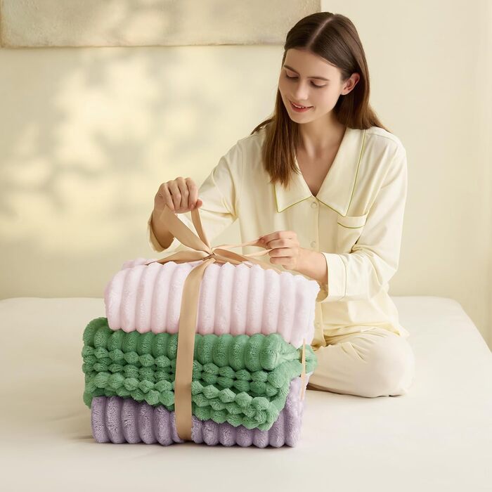 М'яка ковдра WAVVE: тепла флісова ковдра для дивана та декору інтер'єру, 150x200 см, фіолетовий