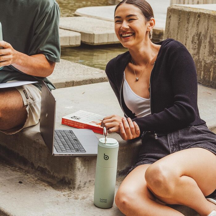 BOTTLE BOTTLE Insulated Stainless Steel Water Bottle 750 ml with Straw, Lid & Handle – Leak-Proof, BPA-Free, Double-Walled – Ideal Water Bottle for Sports, Travel & Fitness (Green)