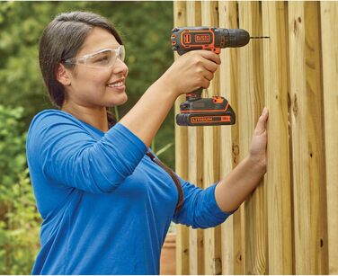 Акумуляторний дриль-шуруповерт Black+Decker BDCDC18K (18V, Li-Ion, LED, планетарне передаточне число, SoftGrip)