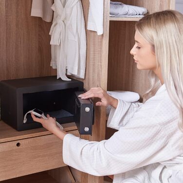 Сейф Yale YSEB400EG1 електронний з LCD-дисплеєм, 38.5л, сталевий корпус, захист від взлому, для офісу та дому