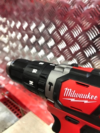 Акумуляторний ударний дриль-шурупокрут Milwaukee M18 BPD-0, 18 В, 50 Нм