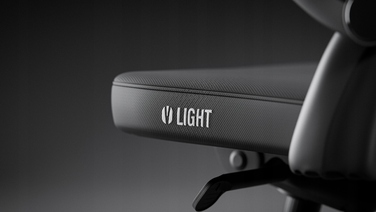Ергономічне офісне обертове крісло для роботи Diablo V-Light, чорне