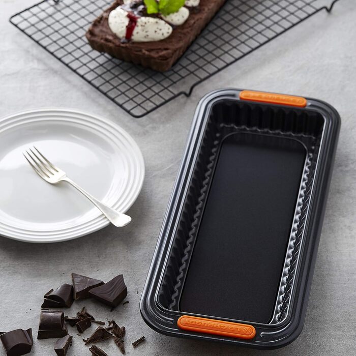 Форма для тарту Le Creuset антипригарна, прямокутна, 33x13x3 см, зйомне дно, стійка до закваски, з карбоністої сталі, антрацит/помаранчева