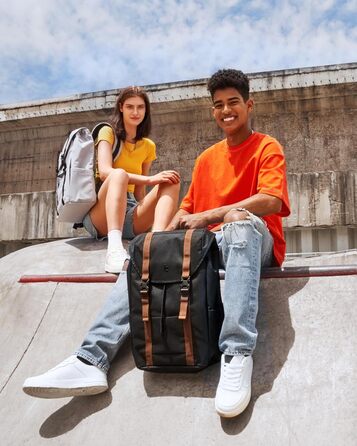Tomtoc Laptop Backpack for Women and Men, Vintage Daypack Daypack Casual Backpack with 22 Liters for Everyday Use, Leisure, University, School, Classic Backpacks Fits 13-15.6 Inch Laptops, Black