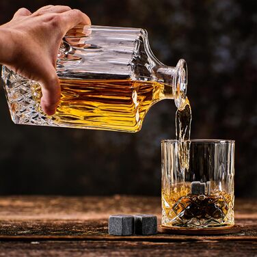 WHISISKEY Whiskey Carafe Set - Whiskey Gift Set - Gifts for Men - Men's Gifts Gift - Birthday Gift for Men - Classic Decanter 700ML, 2 Whiskey Glasses, 8 Whiskey Stones