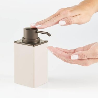 Набір аксесуарів для ванної кімнати mDesign 4-Piece – тримач для зубних щіток, дозатор мила, мильниця та стаканчик, кремово-бронзовий колір, міцний пластик