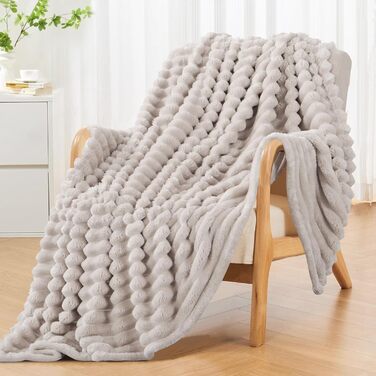 Плед RUIKASI фланелевий бежевий 150x200 см - теплий та м'який плед для дому, дивана, вітальні, декору, ковдра