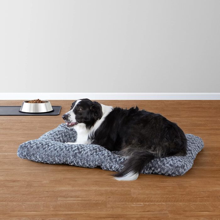 Amazon Basics Machine Washable Dog Bed for Large Dogs - Washable and Durable, 102 x 69 x 9 cm, Gray Swirl