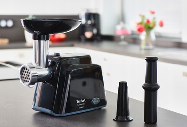 М'ясорубка Tefal NE105838 1400 Вт, 1,7 кг/хв, з насадкою для ковбас