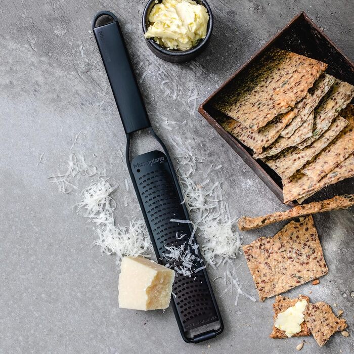 Терка Microplane Black Sheep для цитрусових, пармезану, імбиру, шоколаду та мускатного горіха (США)