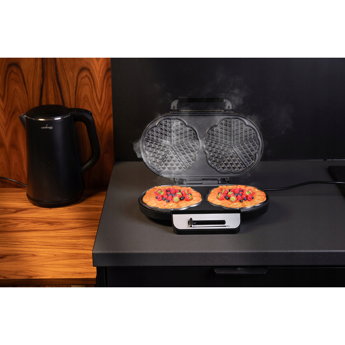 Вафельниця Lehmann для 2 великих вафель-сердечок, 1200 Вт, срібляста