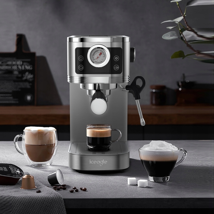 Кавомашина Iceagle Espresso CM1660B, італійський насос 20 бар, з капучинатором