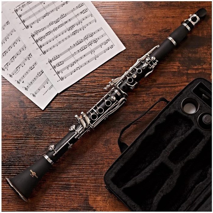 Кларнет для учнів Gear4Music B♭ чорного кольору з кейсом, тростиною та засобами для чищення