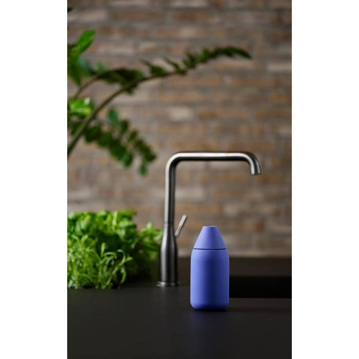 Zone Denmark Singles Dish Soap Dispenser Kitchen, Soap Dispenser, Dish Soap Dispenser, Easy Refill & Easy Dosage, Ø 7 cm, Height 15 cm, Capacity 300 ml, Indigo