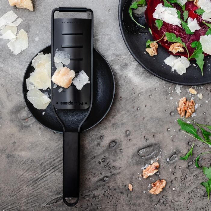 Тертка Microplane Black Sheep велика для цитрусових, пармезану, імбиру, шоколаду та мускатного горіха (нержавіюча сталь, США)