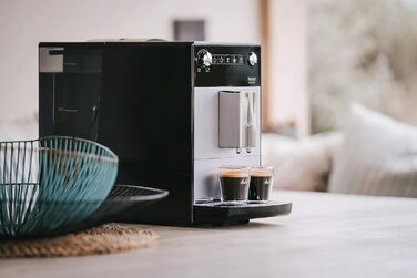 Melitta Purista - Fully Automatic Coffee Machine with Favorite Coffee Function, Coffee Machine with Grinder and 5-Level Adjustable Grinding, for Coffee and Espresso, silver/black Silver Fully Automatic Coffee Machine