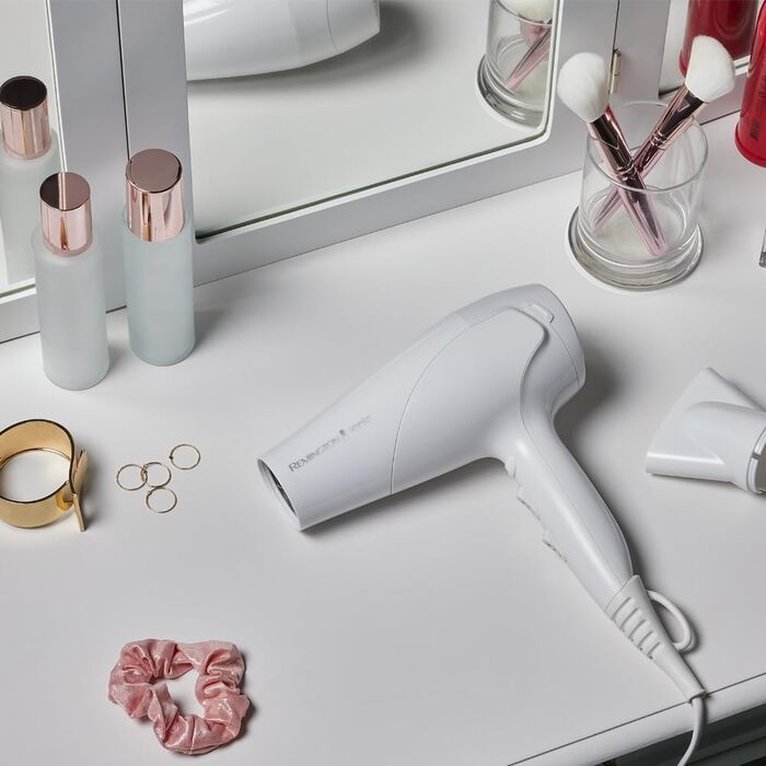 Фен Remington D3198: Іонний, з насадкою-дифузором та насадкою для укладки, 2200W, чорний (EU)