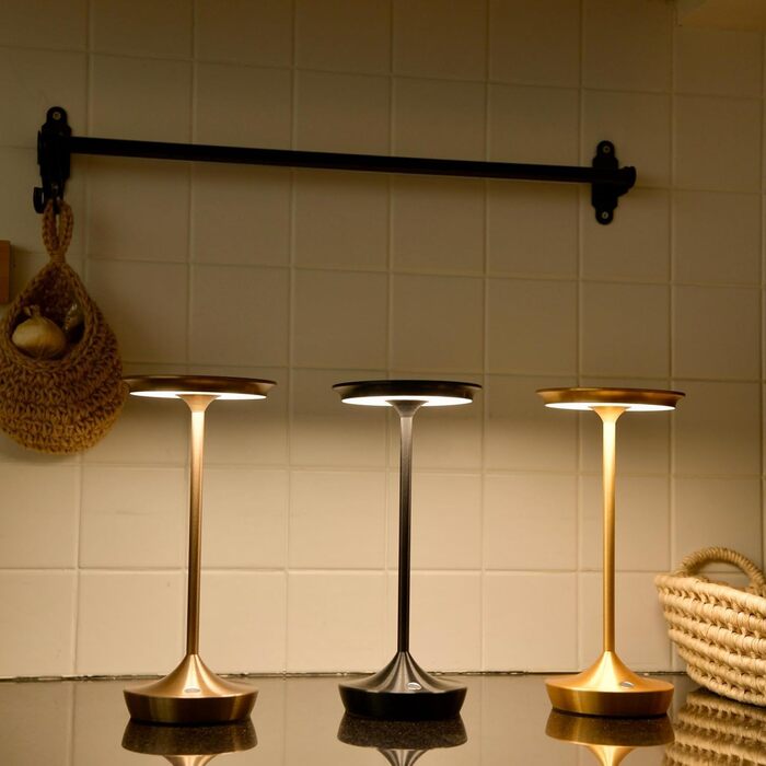 LED настільна лампа бездротова IP54 для вулиці та дому, 6000mAh, керований сенсорний вимикач, 3 кольори, для кемпінгу та офісу (Золота)