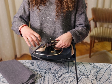 Парова праска з керамічною підошвою Emavo, 3000 Вт