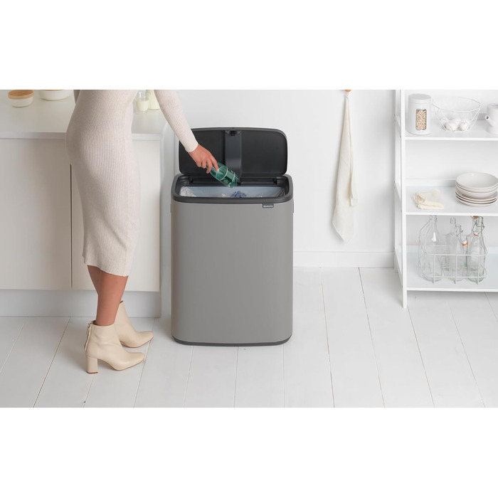 Відро для сміття Brabantia біле, 60 літрів, з внутрішнім відром (сірий мінеральний бетон)