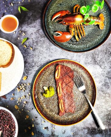 Набір тарілок Ya JU Keramik 4 шт. для основного блюда: стейк, паста, різотто. Мікрохвильова піч, духовка, миття в посудомийній машині, стійкість до подряпин. Колір: коричневий.