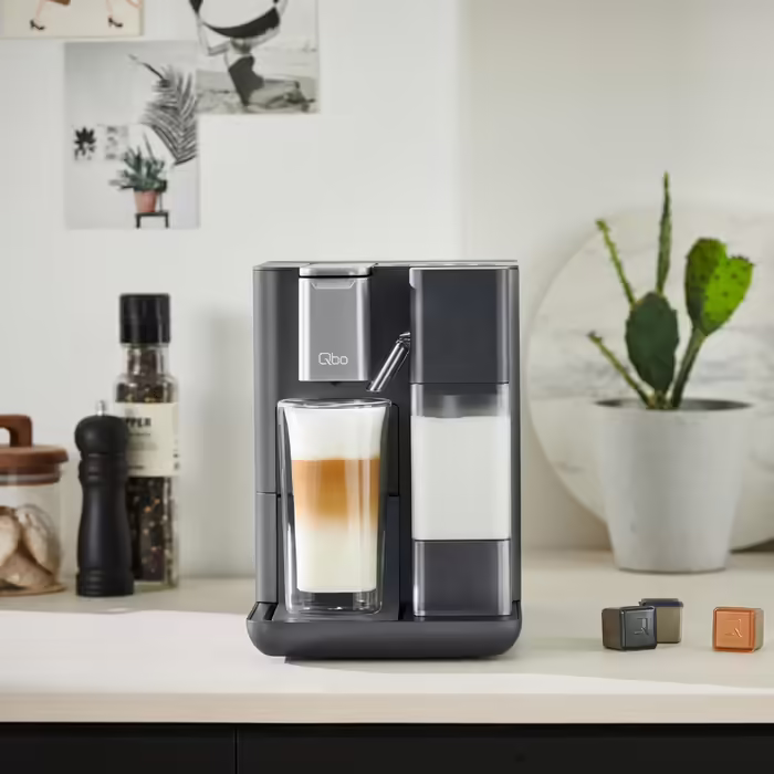 Капсульна кавомашина Tchibo Qbo MILK MASTER Premium для капучино, еспресо, крема, латте, з автоматичним спінюванням молока, знімний резервуар 300 мл, авто вимкнення, Gentle Grey